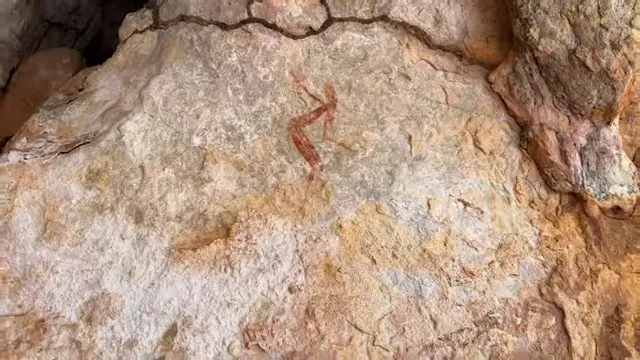 Aboriginal rock art on Jar Island, ancient pigment markings on rock