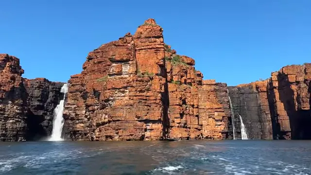 King George Falls cascading between sandstone cliffs